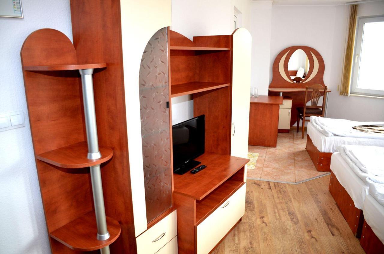 Family Hotel Daisy Borino Zewnętrze zdjęcie